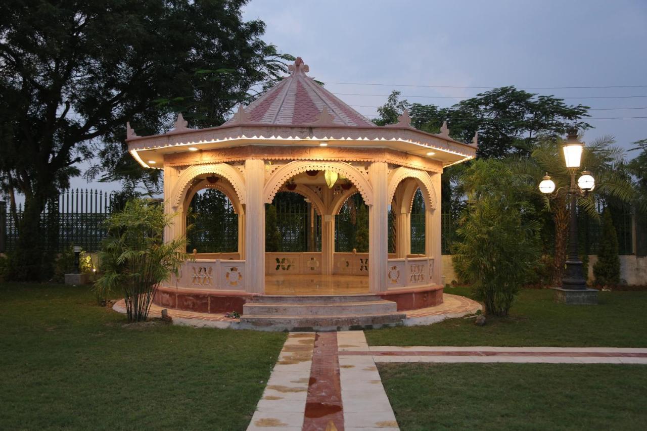 Hotel Mann The Palm Retreat Lucknow Exterior foto