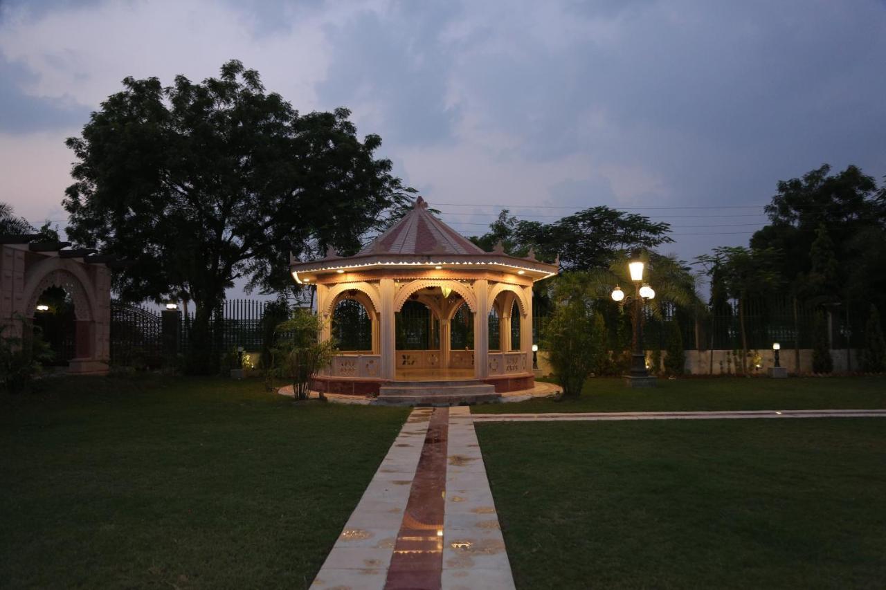 Hotel Mann The Palm Retreat Lucknow Exterior foto